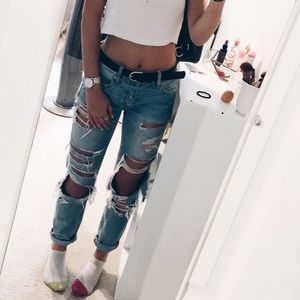 AE boyfriend jean very distressed